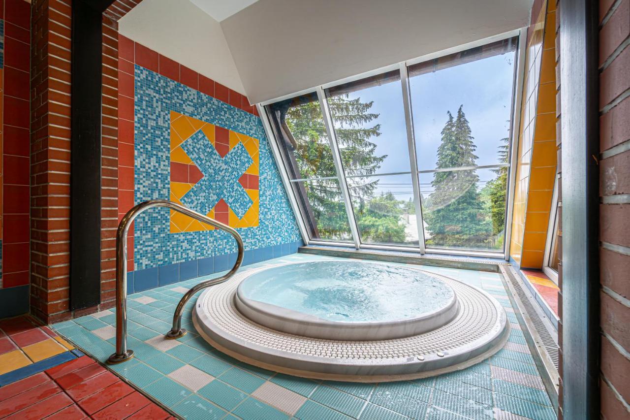 Hotel Sepetna オストラヴィツェ エクステリア 写真