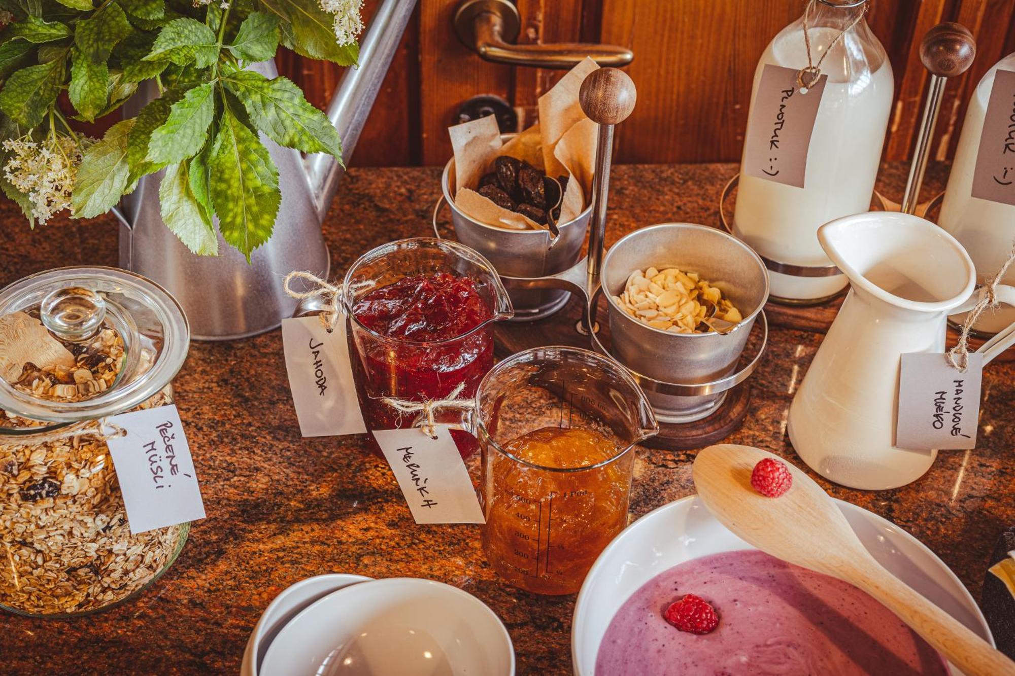 Hotel Sepetna オストラヴィツェ エクステリア 写真