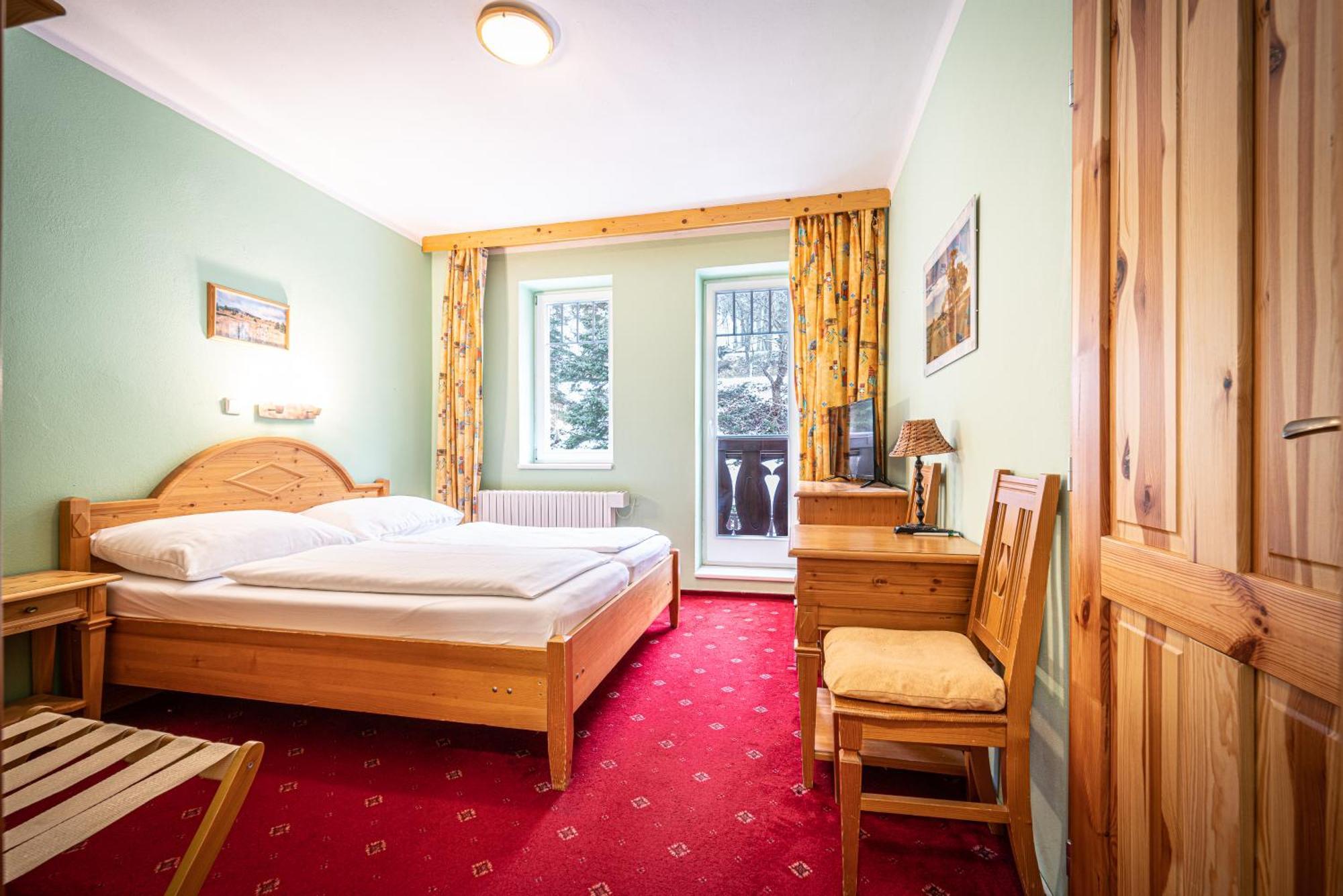 Hotel Sepetna オストラヴィツェ エクステリア 写真