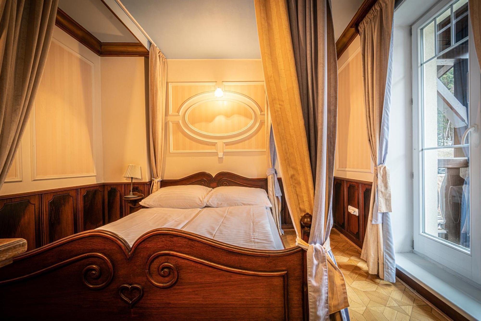 Hotel Sepetna オストラヴィツェ エクステリア 写真