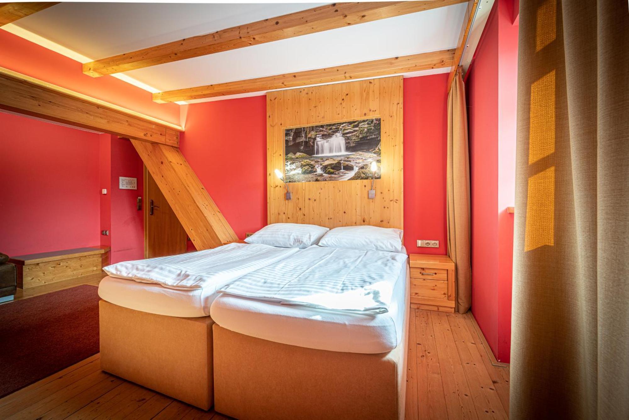 Hotel Sepetna オストラヴィツェ エクステリア 写真