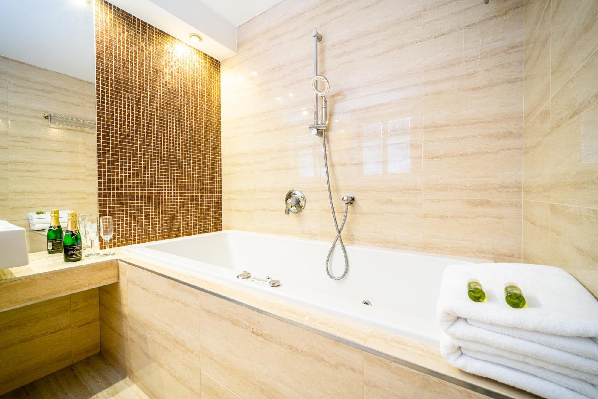 Hotel Sepetna オストラヴィツェ エクステリア 写真